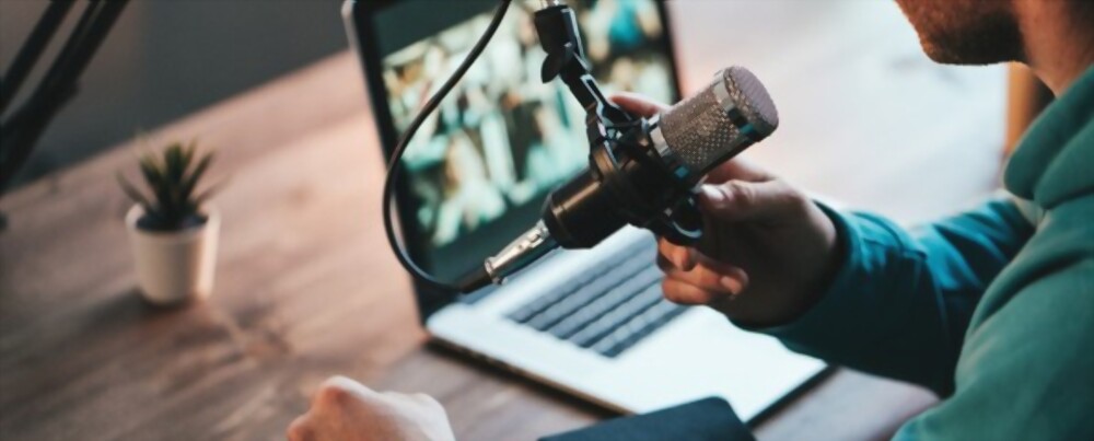 ¿Qué es un podcast? Aprende cómo funciona un podcast para tu negocio